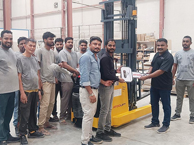 2 Ton Power Reach Stacker
