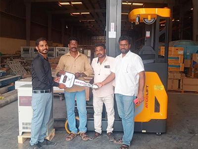 2 ton Reach Truck